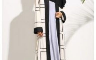 Optez pour une abaya moderne et élégante, qui fera de vous une véritable princesse