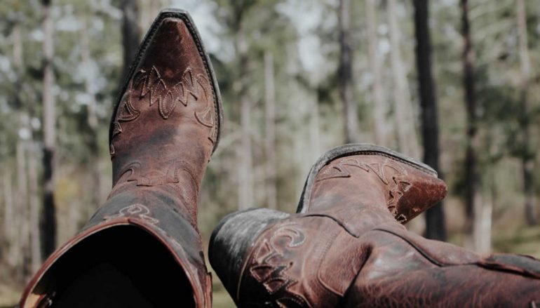 Comment porter des bottes western ?